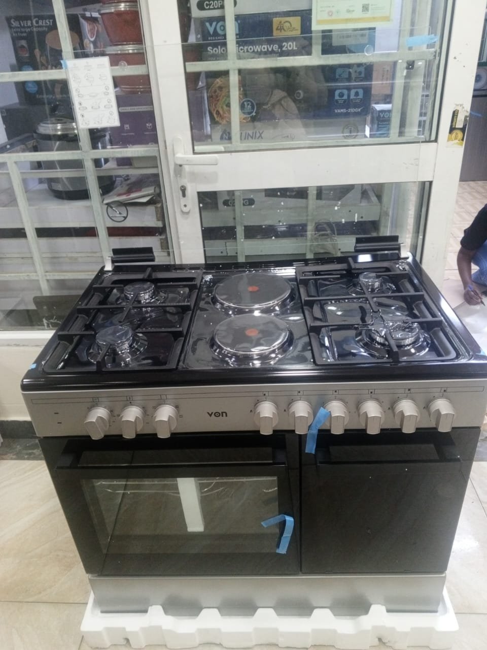 1000150437.jpg Von cooker 4 gas+2 electric VCF964261FSY - Image 1